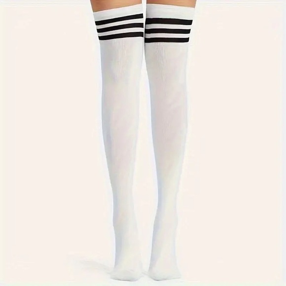 NWT 2 Pair of Thigh High/Over the Knee Black and White Tube Socks w/ 3 Stripes - Picture 3 of 15